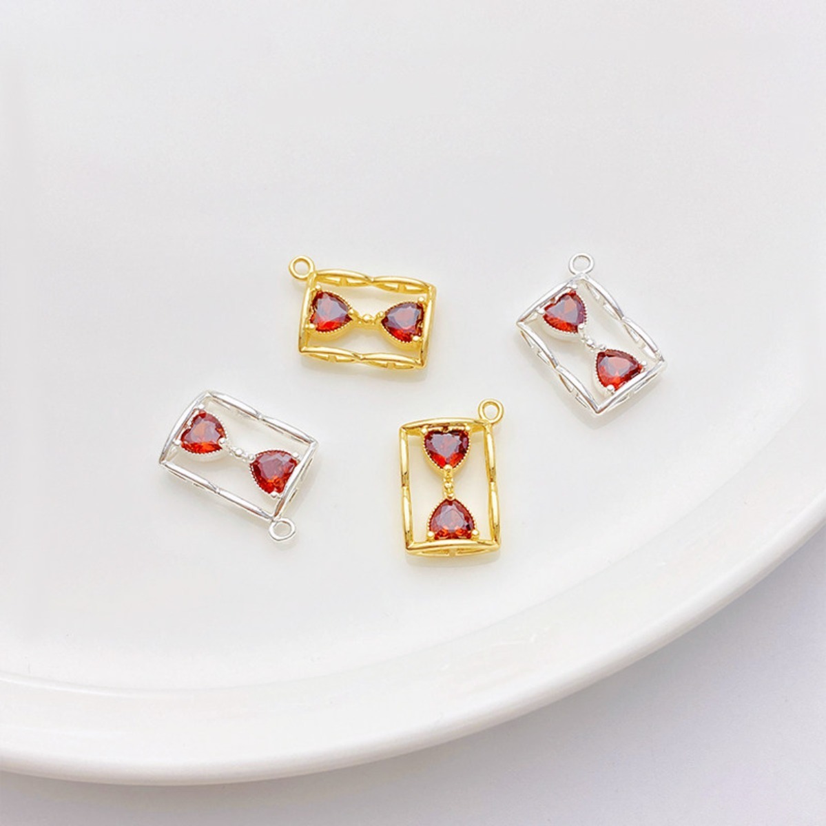 Light Luxury Retro Red Heart H - Jewelry Making Light 评论和价格